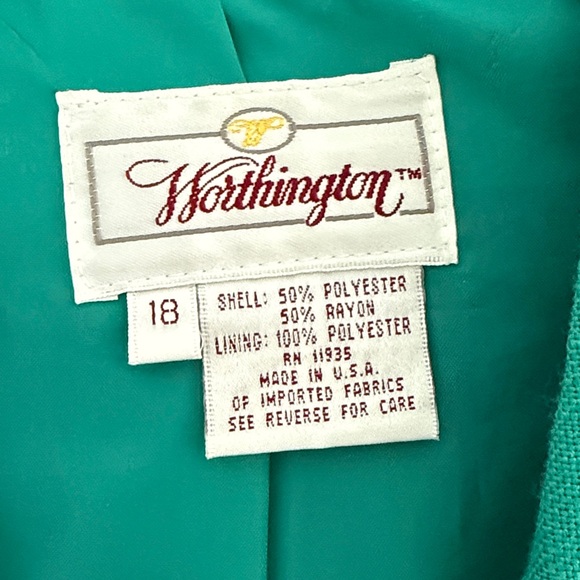 Worthington Green Women's BlazerSZ18 Button closure. - Picture 3 of 16